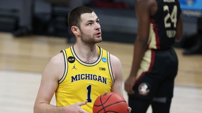 Michigan's Hunter Dickinson